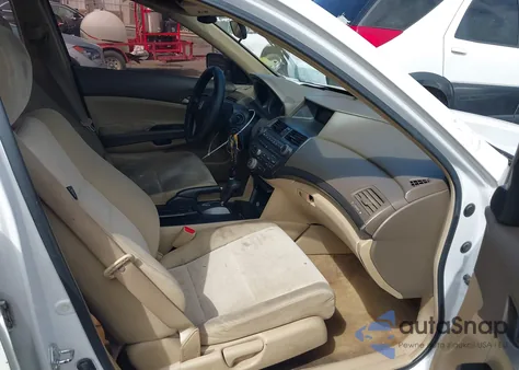 2009 Honda Accord 2.4 Lx-P z USA, uszkodzony, nr VIN 1HGCP26489A136836